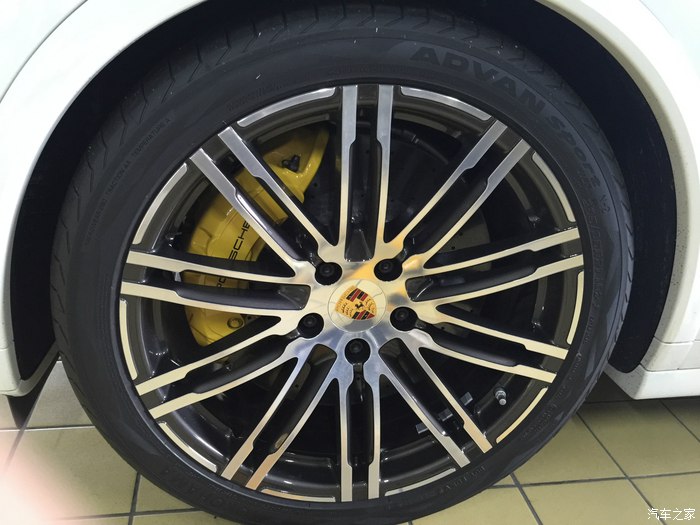 保时捷选配大轮毂多少钱,保时捷加价7000
