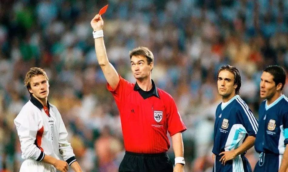 十大现役足球运动员跳水,基本功不扎实但速度快的足球明星