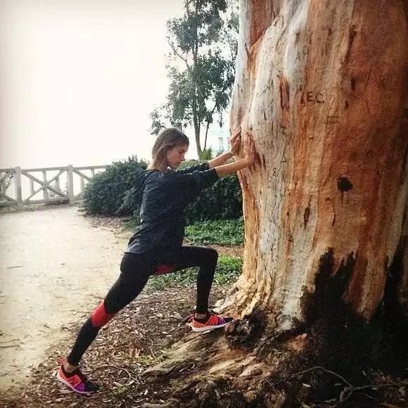 明星为了躲避狗仔都用了哪些绝招,为了躲狗仔的明星有哪些