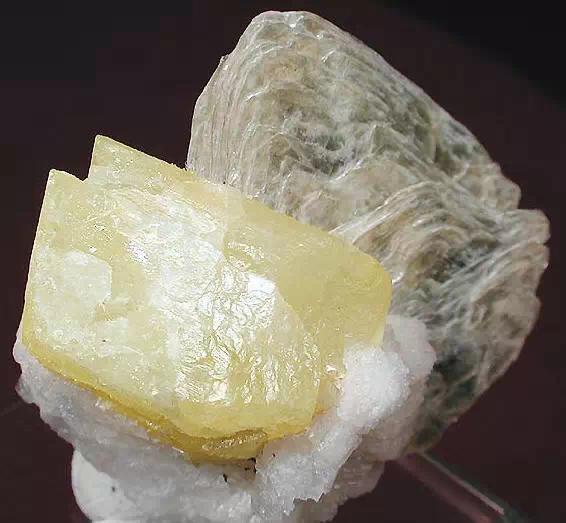 蓝宝石原矿全过程,迪拜顶级奢侈原矿宝石