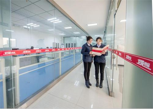 卫龙辣条工厂,探秘卫龙辣条车间