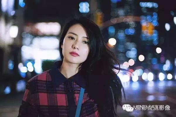 拍照怎么笑得好看又自然不露牙,拍照时如何笑得更好看更自然