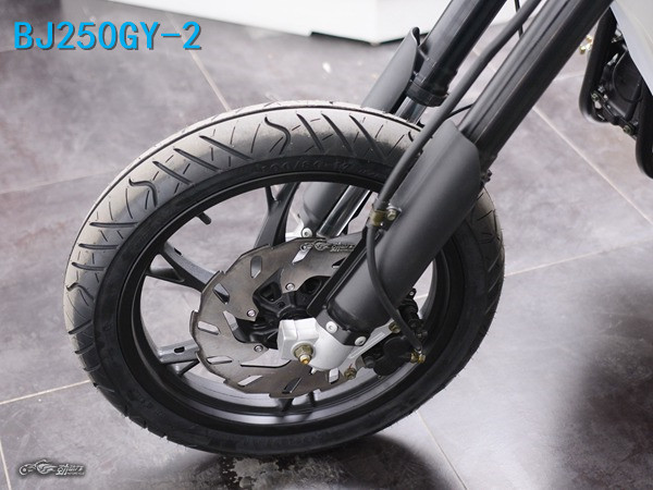 消费对比:18800元,国产滑胎车该选谁?