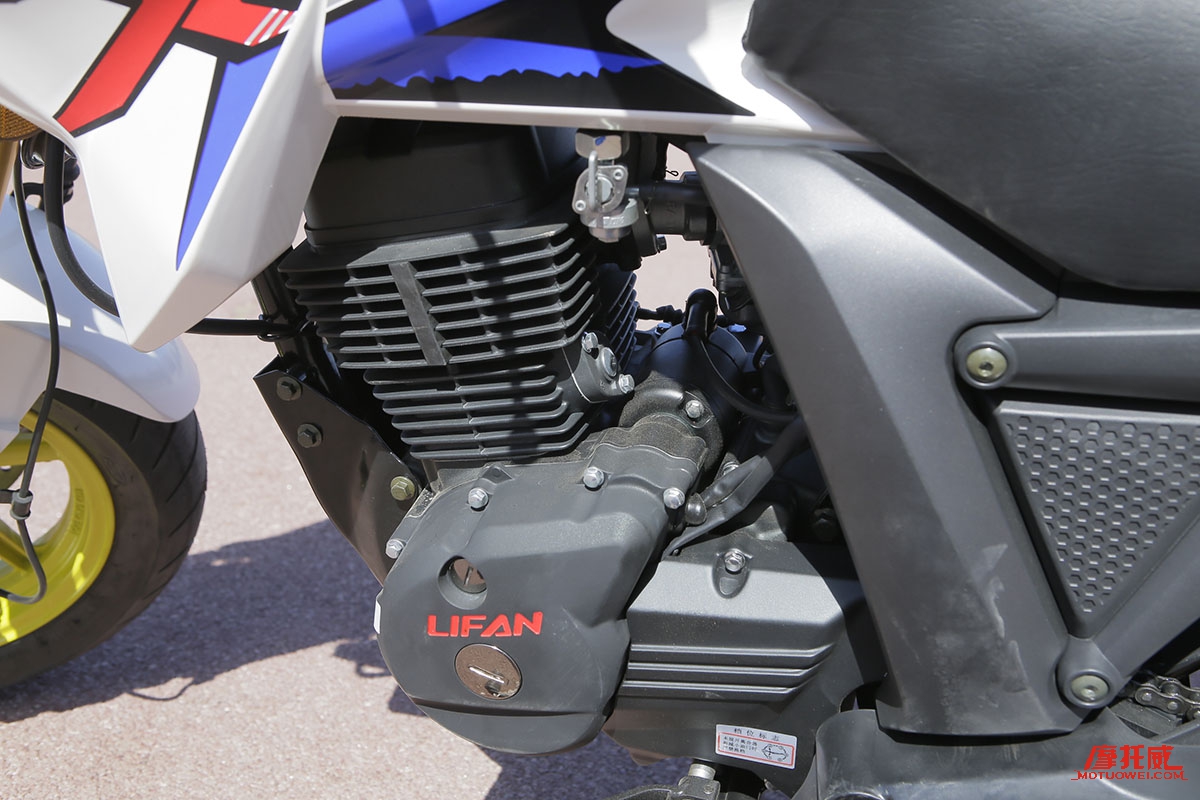 《原创试驾》城市运动小MINI力帆KPMINI摩托车试驾