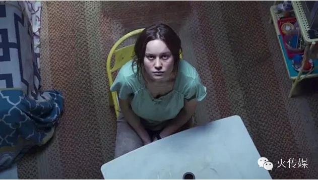 在她疯狂的自我“受虐”后，独立小片迎来了巨大的逆袭！