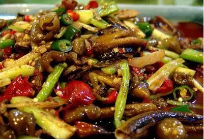 外地人来重庆吃饭，要被勒些奇葩店名笑死~