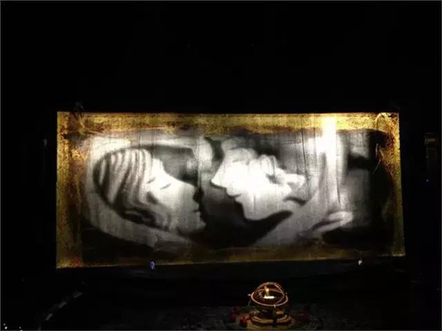 鱼游白沙洲,万达电影乐园汉秀双骄亮灯