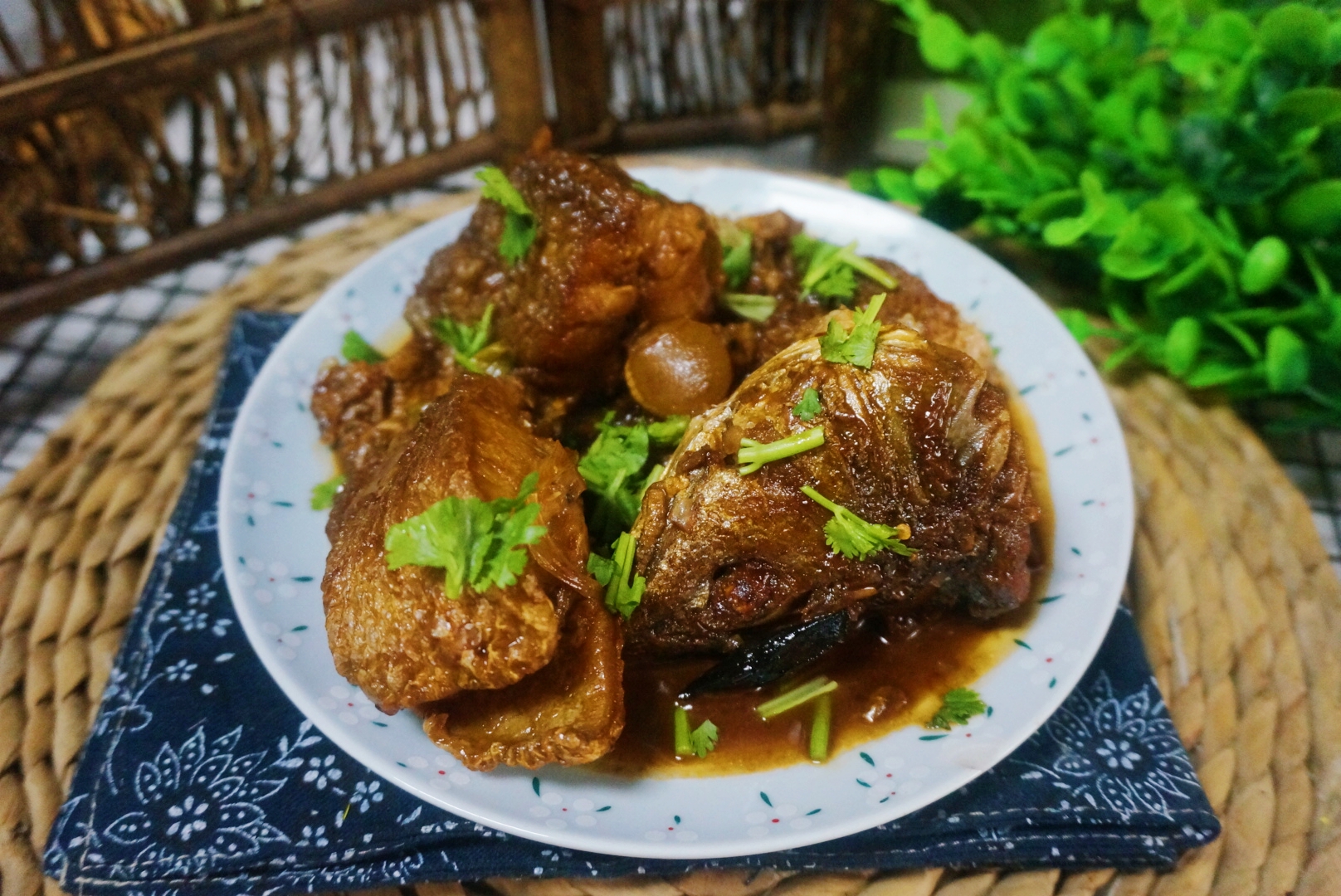 农村铁锅炖鱼最正宗的做法,家庭炖鱼最好吃的方法