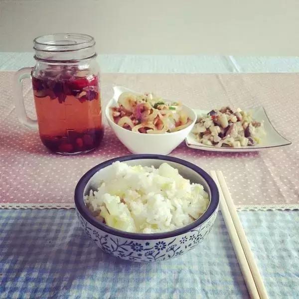 电磁炉底下烧个洞还能修吗,电磁炉烧了个窟窿还敢用吗