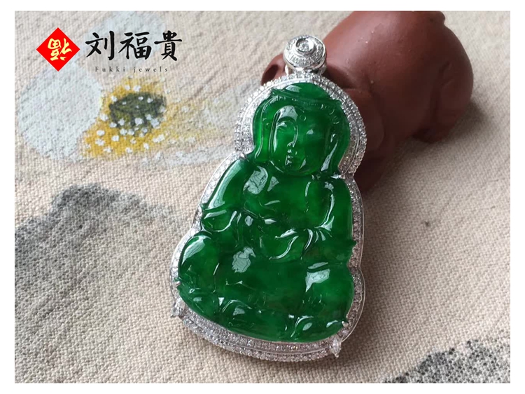 为什么有些翡翠是黑色的,你的翡翠变种了吗