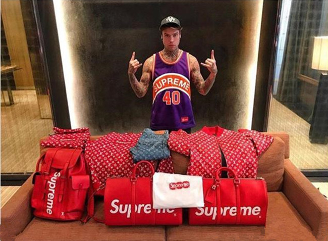 这么丑的LVxSupreme明星还抢着买？网友：变相炫富