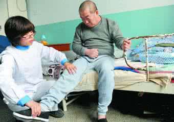 脑血栓患者语言怎么康复,脑血栓肢体无力患者怎么康复