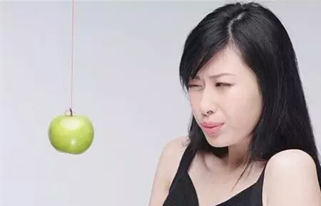 怀孕爱吃酸是怎么回事,怀孕爱吃酸的吃什么