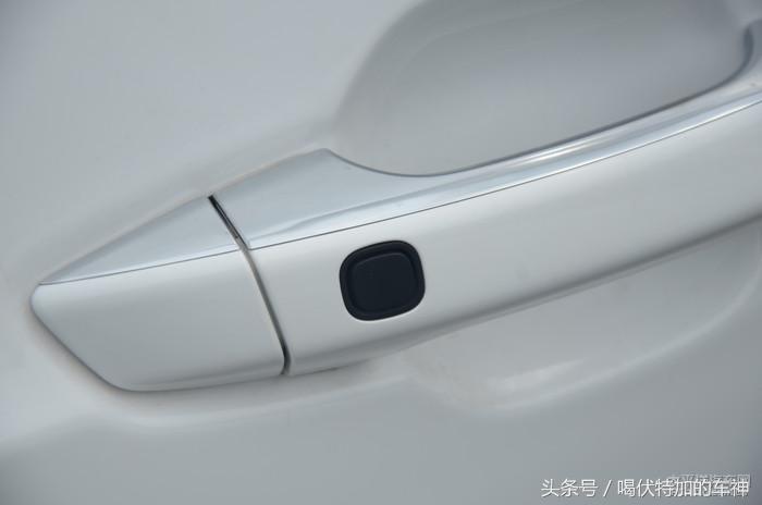 比亚迪秦新能源2017款1.5t秦100,比亚迪e5和比亚迪秦100哪个好