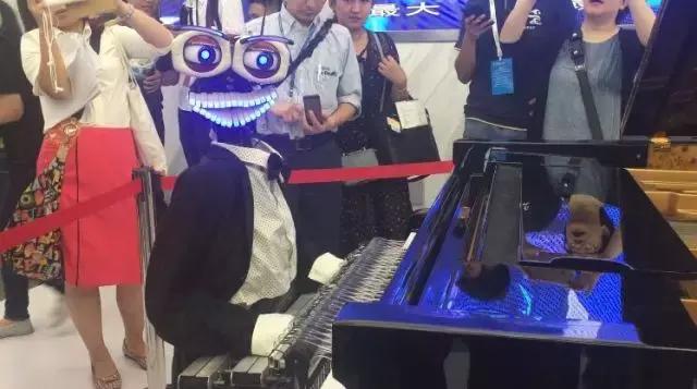 会钓鱼的机器人,能画画的智能机器人