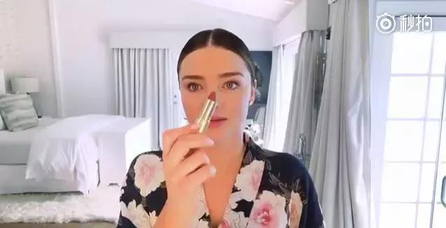 维密米兰达可儿美妆,维密超模米兰达可儿化妆直播