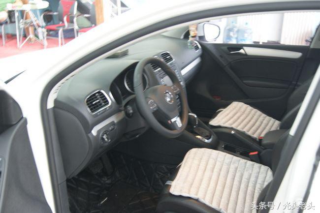 有小钢炮之称的高尔夫却还是弥补不了它这一劣势