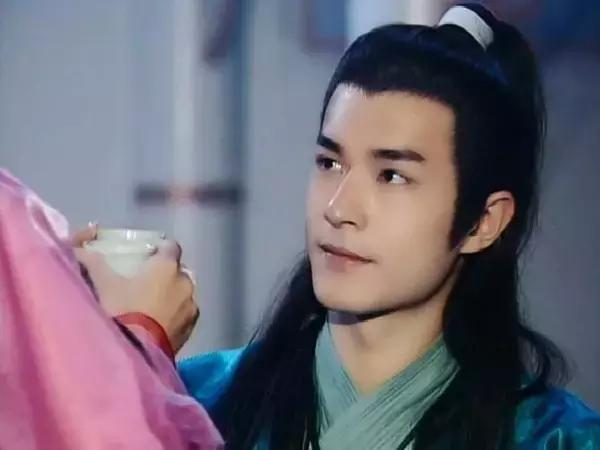 圆月弯刀渣男,圆月弯刀颜值