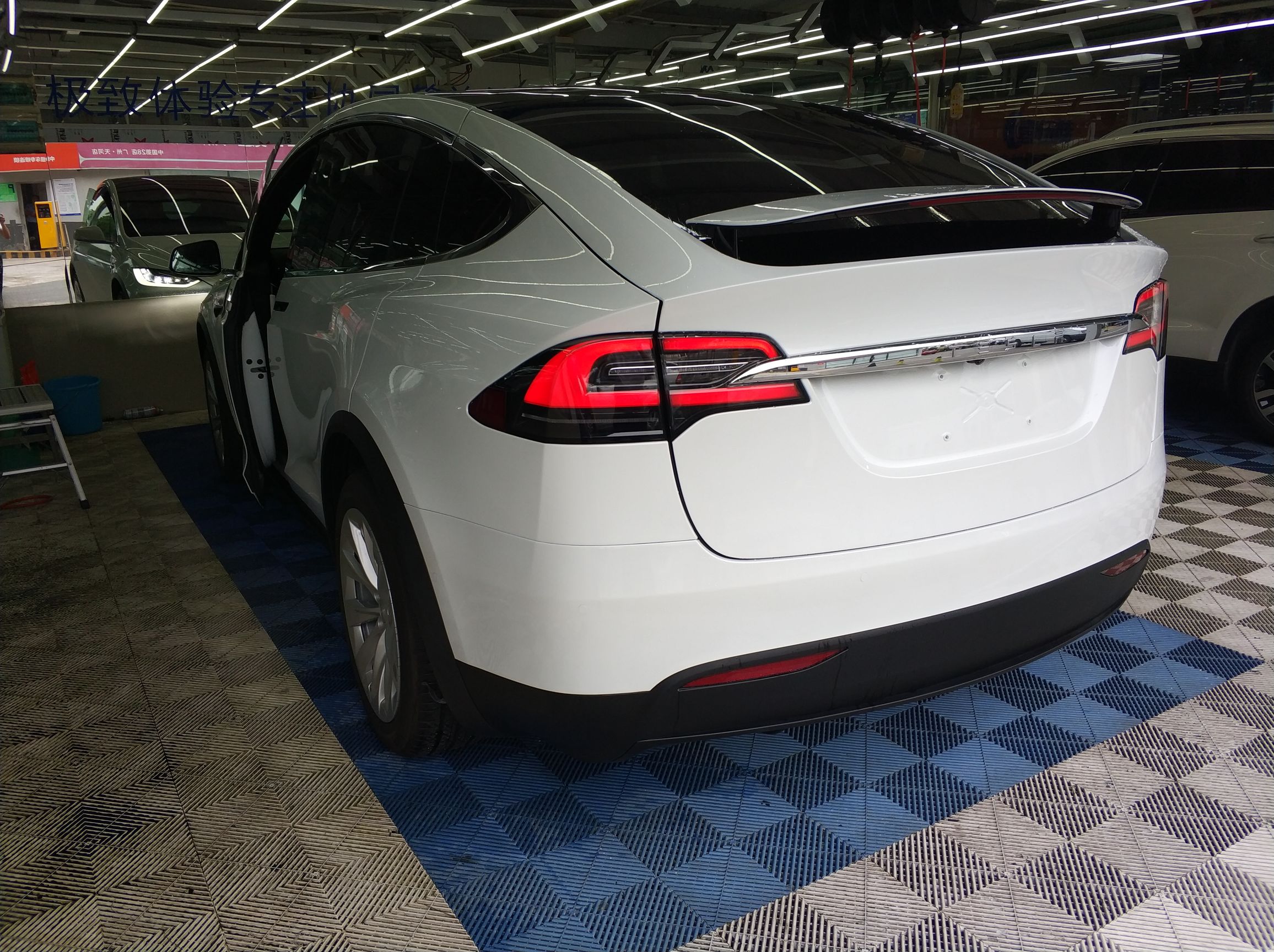 隐形车衣PTU材质,隐形车衣tup好还是tih好