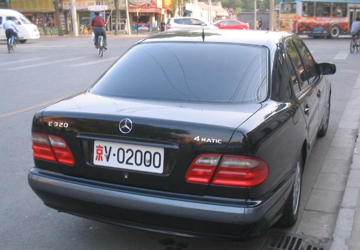 车牌颜色不同分别代表着什么,车牌颜色学问大各种颜色都代表啥