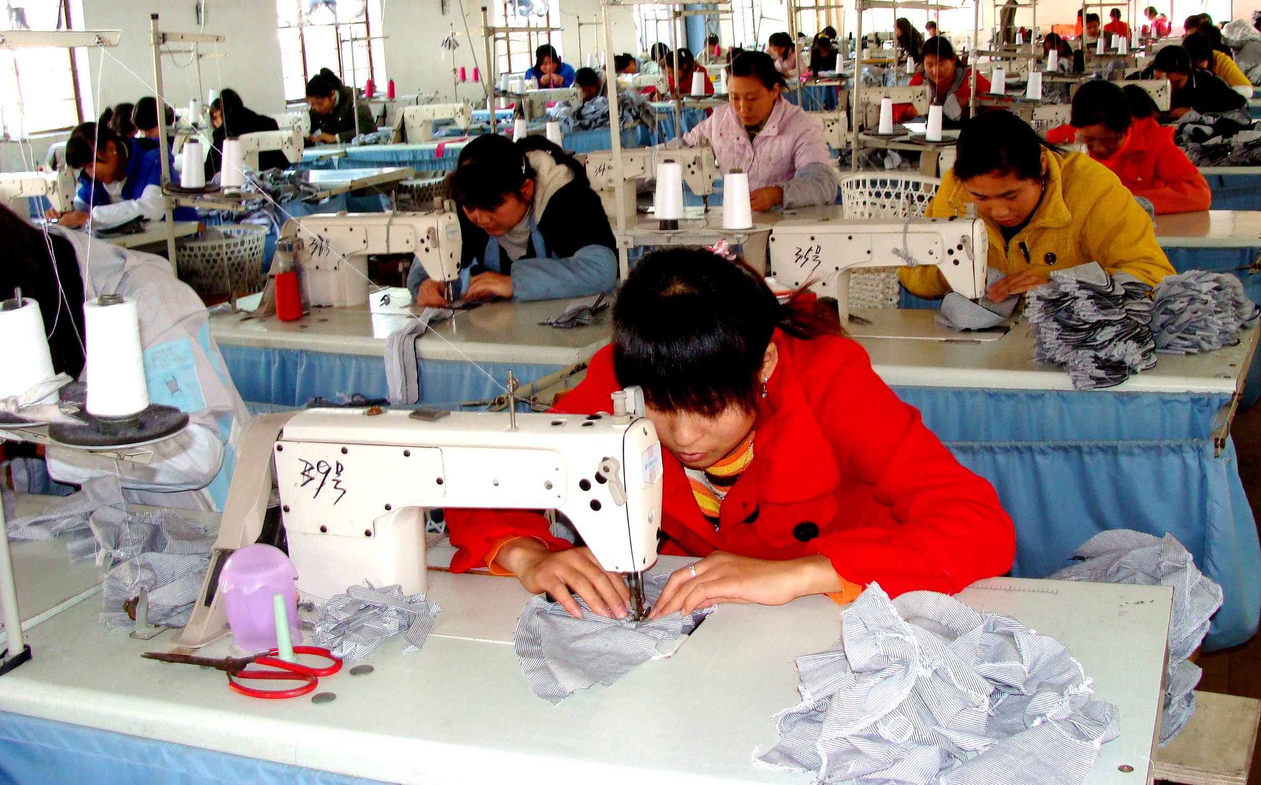 新手服装开店怎么跟顾客交流,新手开店如何跟服装批发商聊天