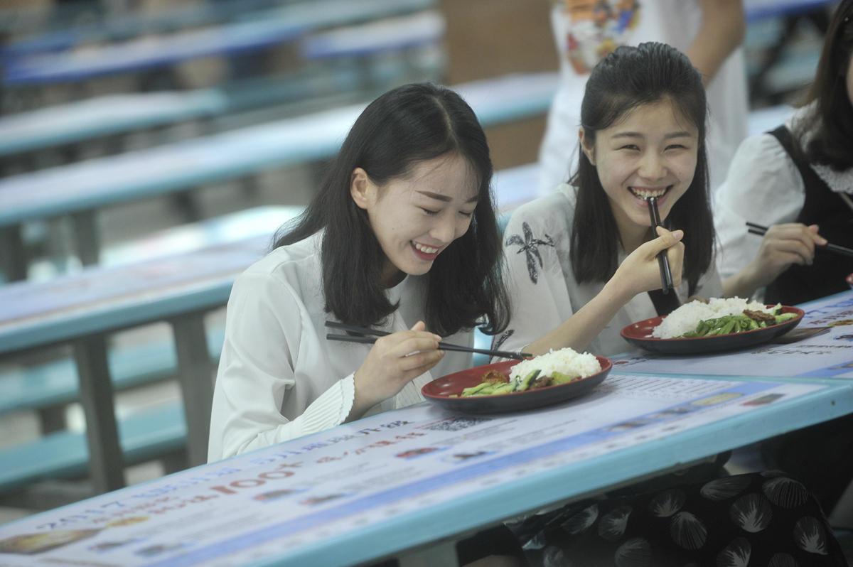 夫妻之间婚姻瓶颈期的原因,当夫妻婚姻出现问题如何解决最好