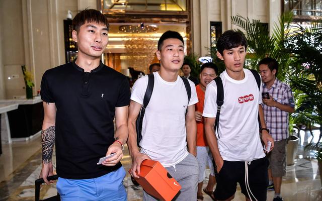 国足12强备战训练视频,国足奢侈