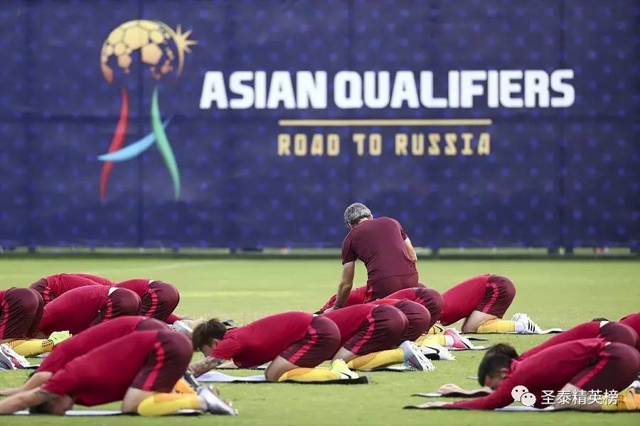 里皮祭拜天地?看周星驰,吴京,马丽手把手教你踢球