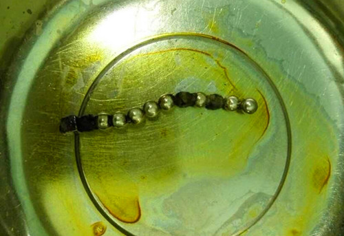 玩完玩具后肚子疼,小孩玩具珠子吞进肚子了