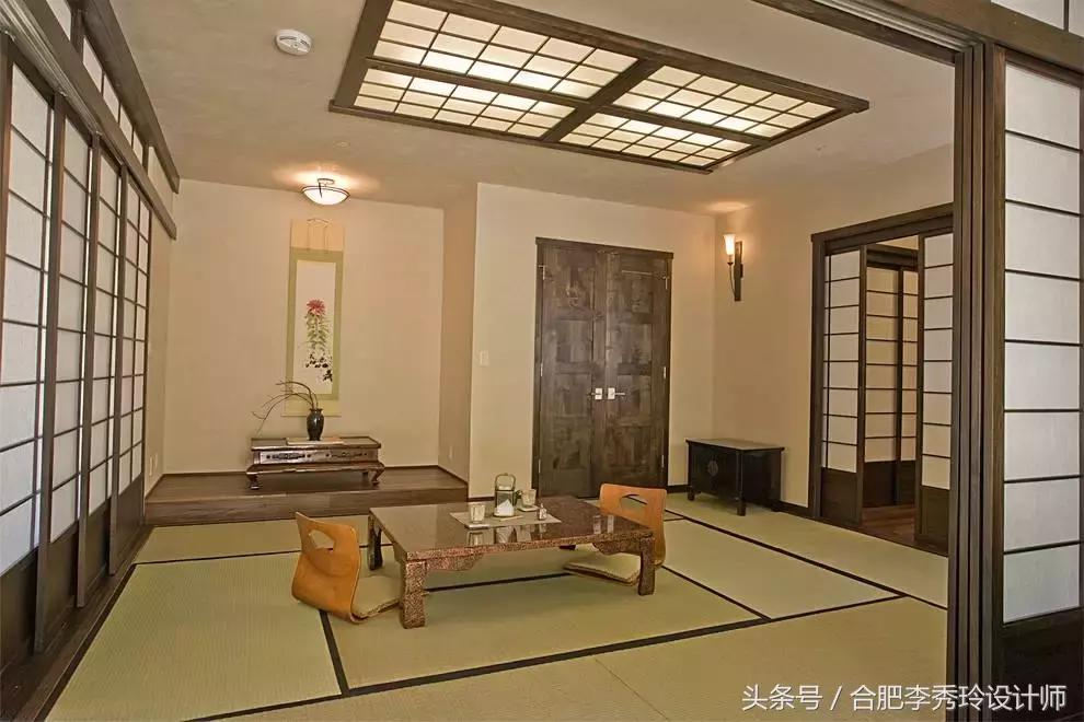 把阳台改成小卧室榻榻米,房子不大但能容得下一家老小