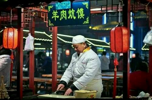 开封当地人去吃的夜市有哪些,开封鼓楼夜市美食贯口