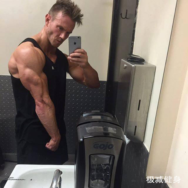 想把手臂练粗一点该做什么锻炼,手臂太细了怎么练粗学生