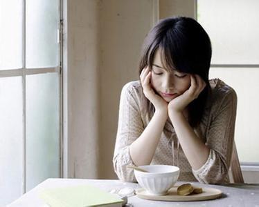 女性脾虚湿气太重能吃生姜水吗,女性肚子上的赘肉是湿气太重吗