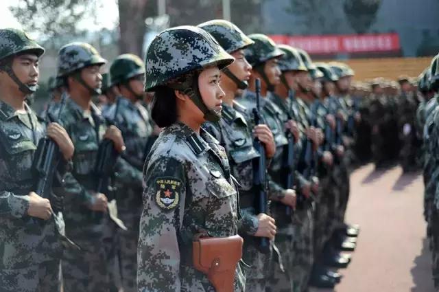 春风十里,吹不散这茬人长达一年的军训记忆