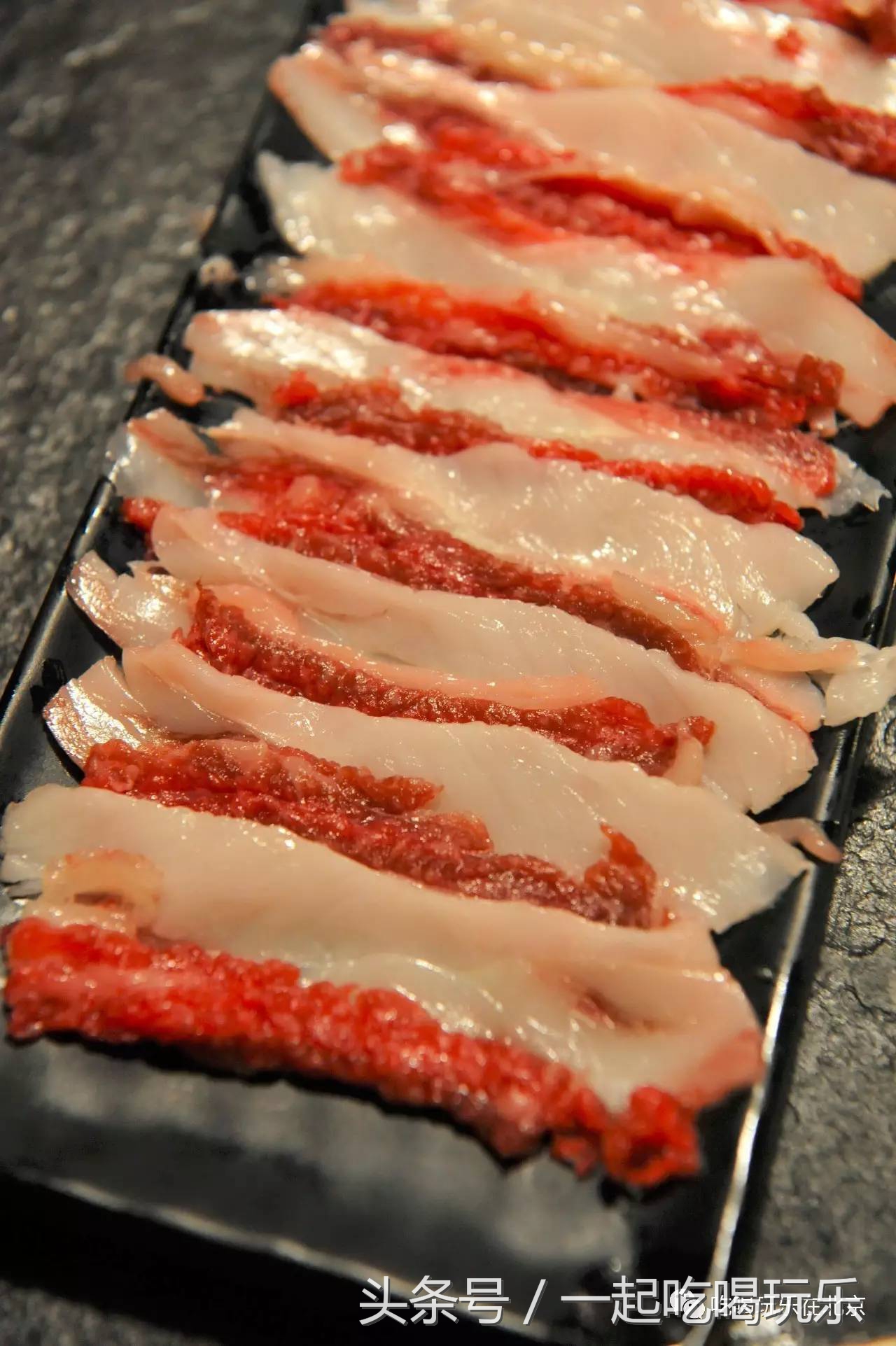 「北京」大胃王挑战!牛肉火锅无限续吃,留一个买单其他的全撑到