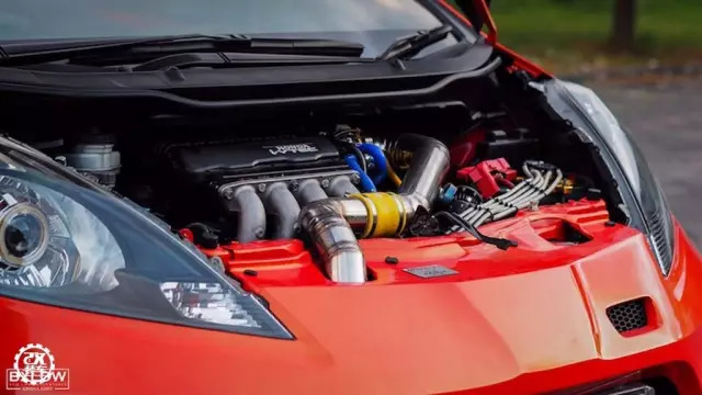 为了装上心仪轮毂换成五孔轴头，这辆爆改宽体的涡轮飞度真帅！