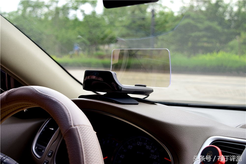 宝马hud升级全过程,让汽车变得更智能