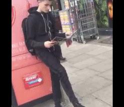 爆笑足球那些图：请问你是真的贝尔吗？