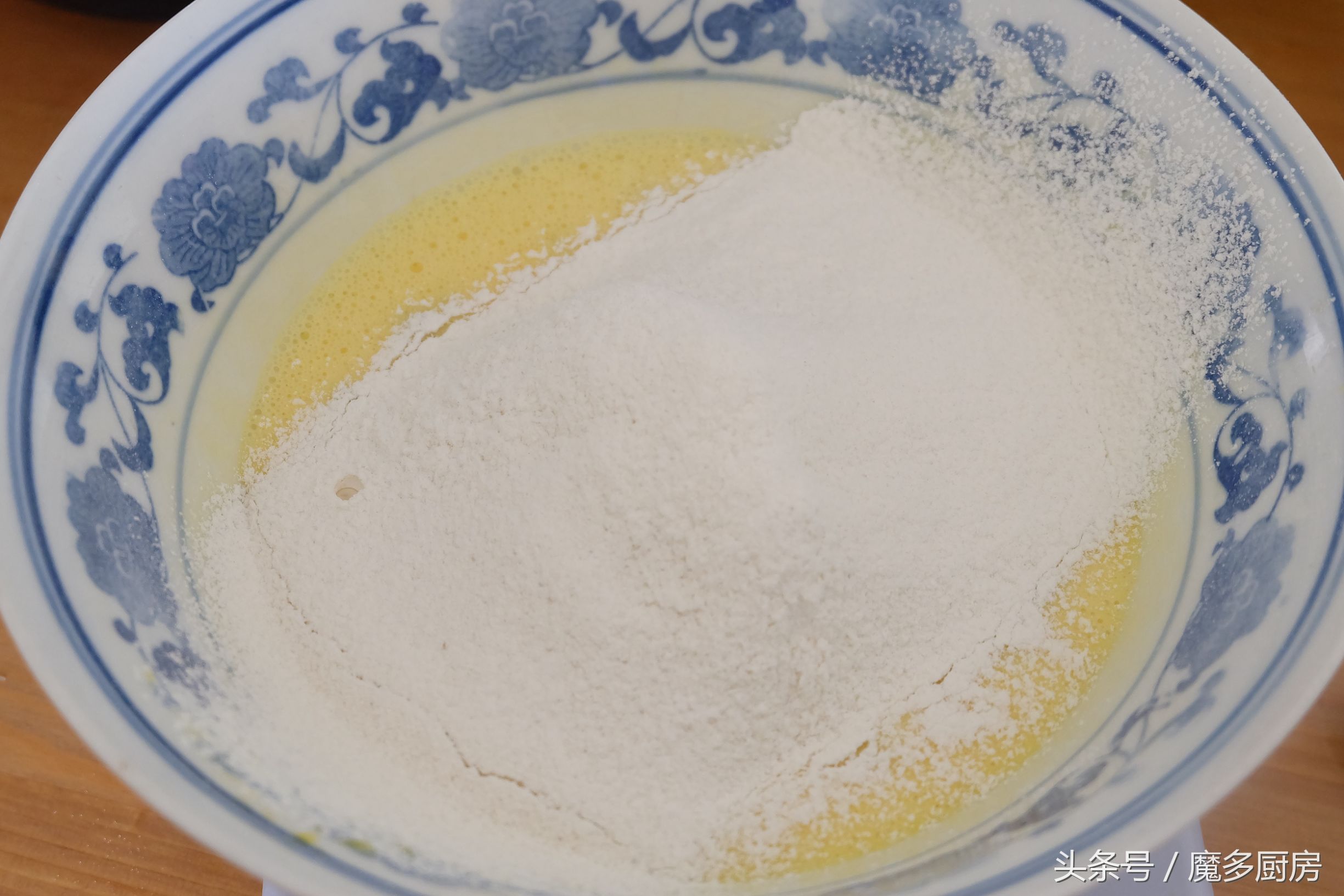 用电饭煲做蛋糕的教程不用蛋糕粉,用电饭煲做蛋糕教程要多少时间