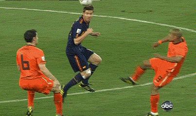 足球场上笑死人瞬间,足球笑死人的搞笑视频