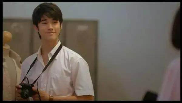 开学第一天怎么穿校服更好,开学了熊孩子开心了