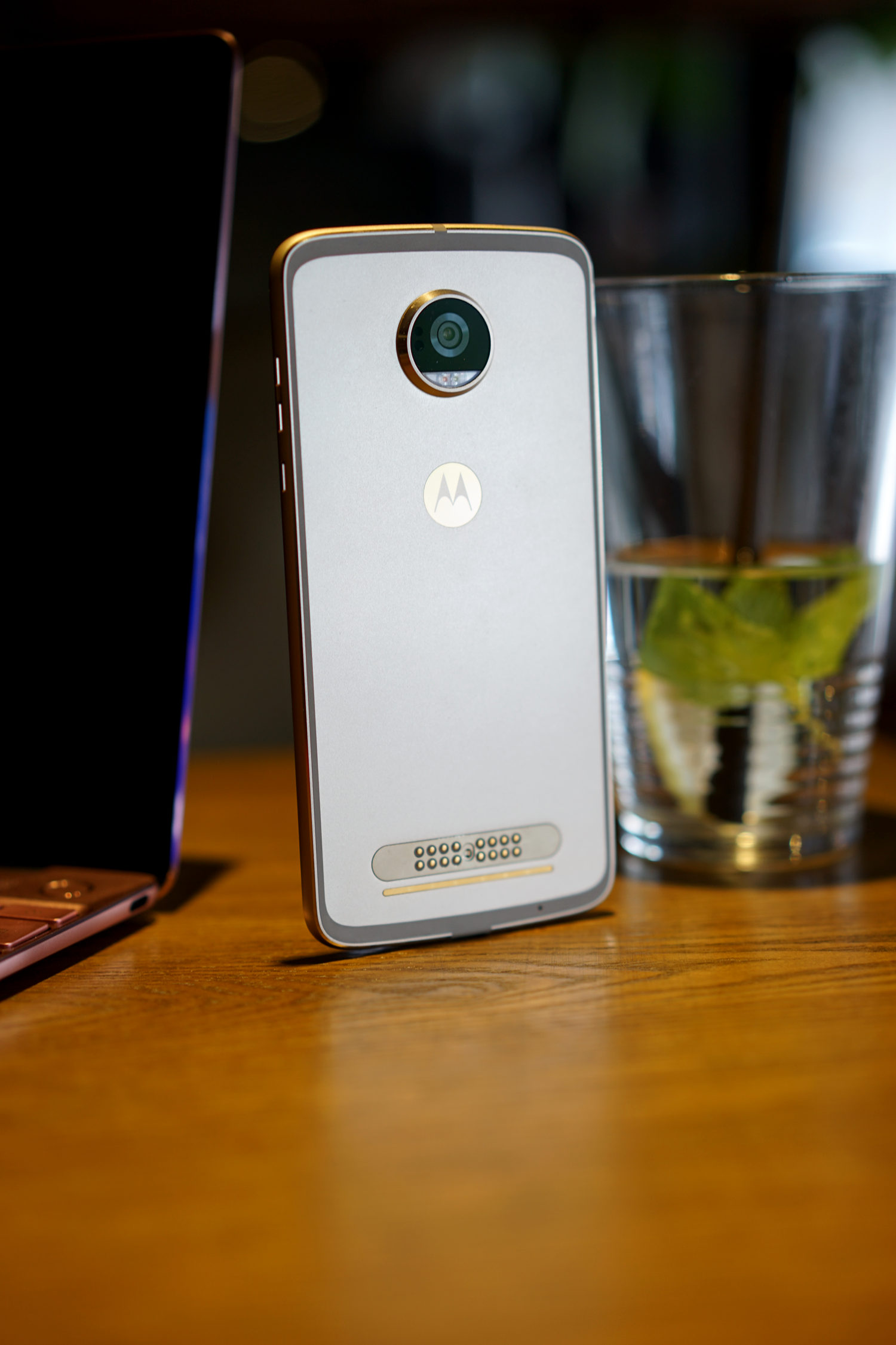 motoz2play续航测评,motoz2play拆解