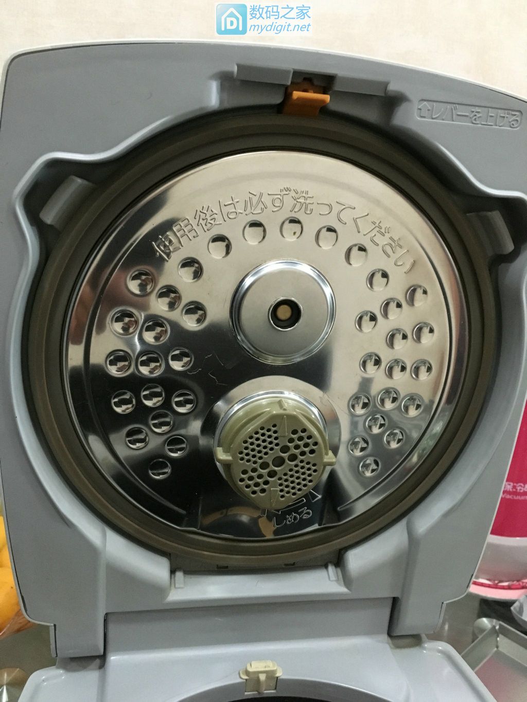 日本电饭煲拆解上盖,日本本土三菱电饭煲上盖拆解视频