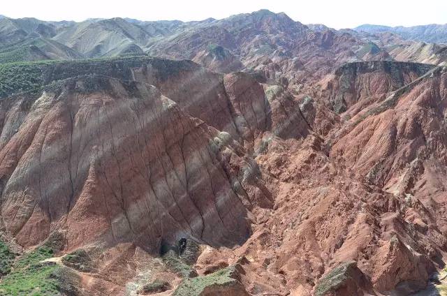 带着老伴穷游,60大叔自驾房车带老伴环游中国