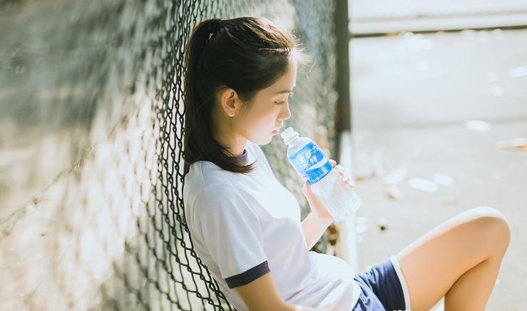 很反感他对我冷淡的态度,为什么感觉他对我越来越冷淡了