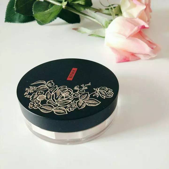 pony中国旗袍妆,pony减龄穿搭