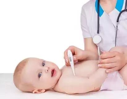 宝宝发烧吃了布洛芬还物理降温吗,发烧的宝宝睡着要不要做物理降温