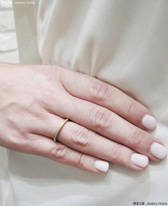 戒指戴在哪个手指头上表示谈恋爱,戒指戴在两只手各个手指上的含义