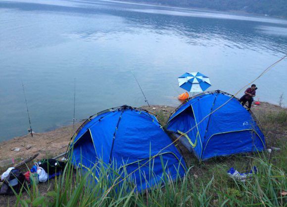 周末约朋友钓鱼,湖中最好钓鱼的地方