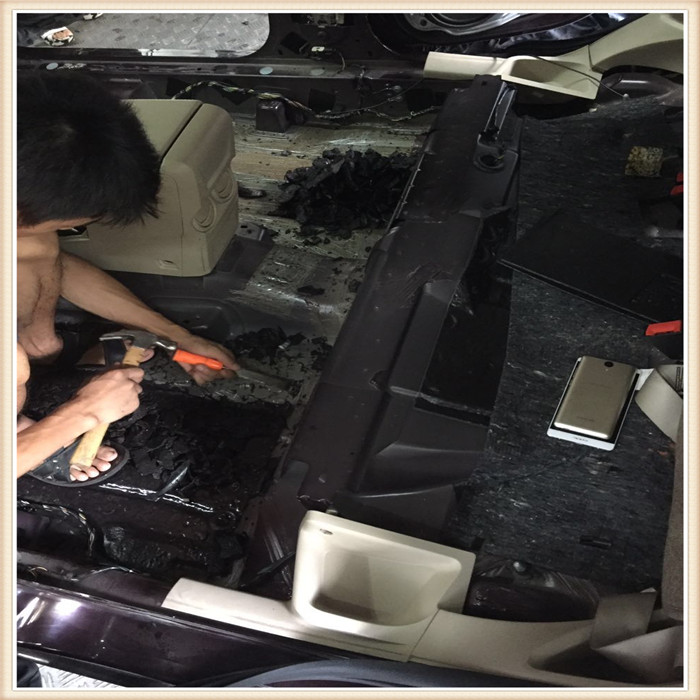 福特福克斯隔音板拆卸教程,福克斯换隔音棉和止震板
